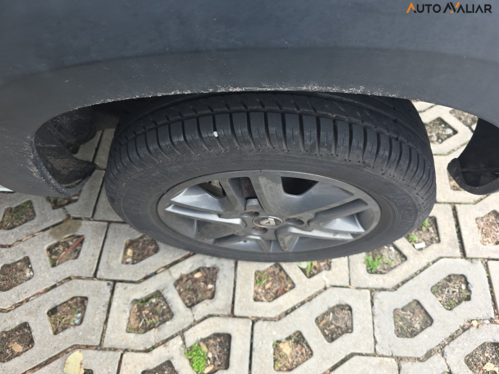 RENAULT KWID 1.0 12V SCE FLEX INTENSE MANUAL