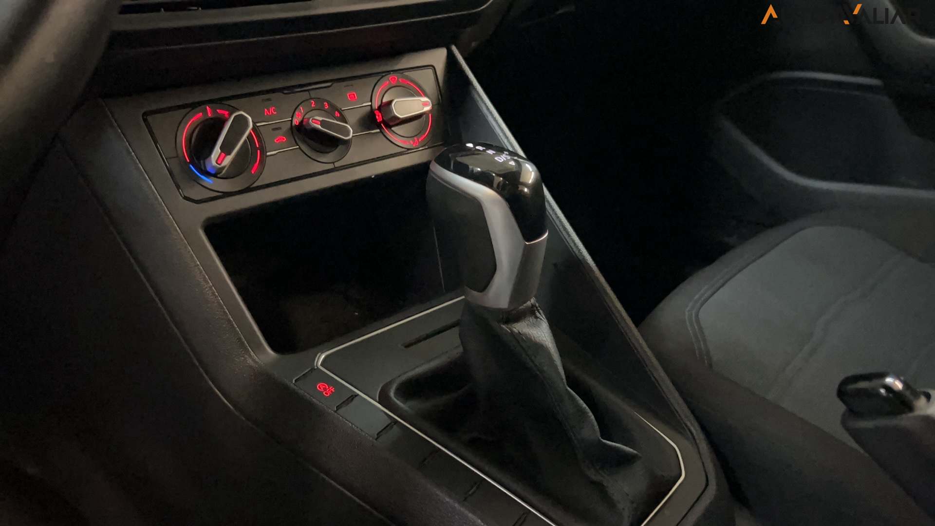 VOLKSWAGEN NIVUS 1.0 200 TSI TOTAL FLEX COMFORTLINE AUTOM&Aacute;TICO