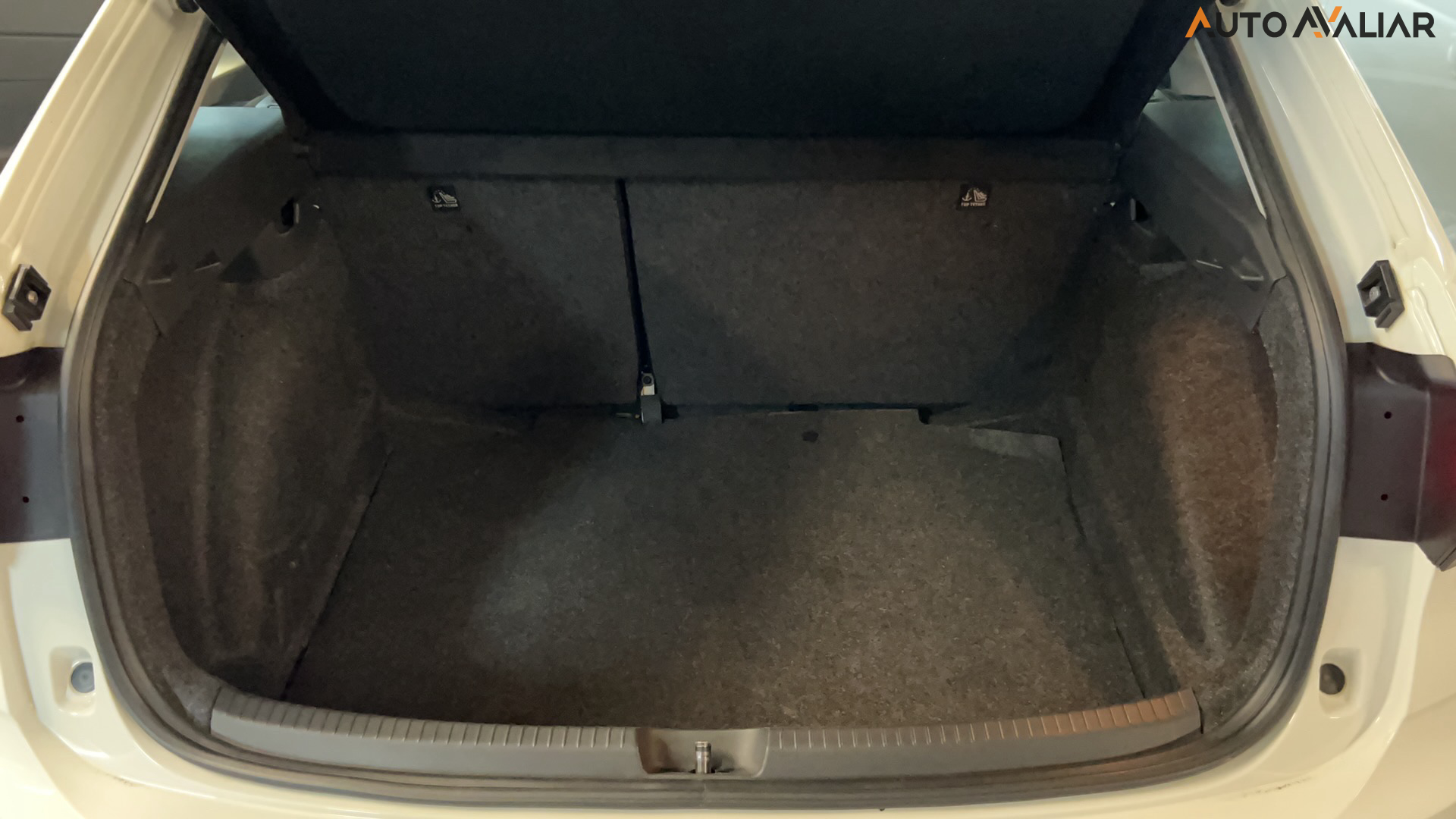 VOLKSWAGEN NIVUS 1.0 200 TSI TOTAL FLEX COMFORTLINE AUTOM&Aacute;TICO