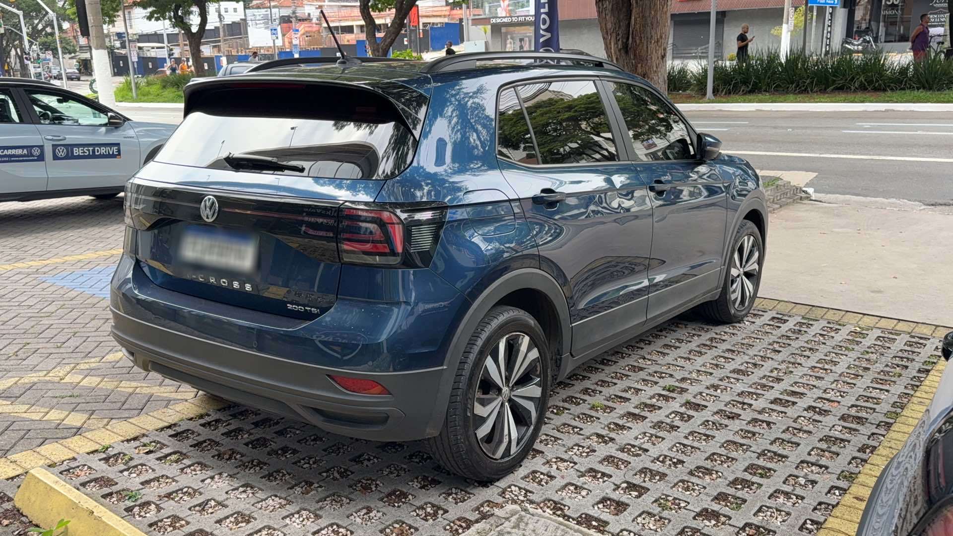 VOLKSWAGEN T-CROSS 1.0 200 TSI TOTAL FLEX AUTOM&Aacute;TICO