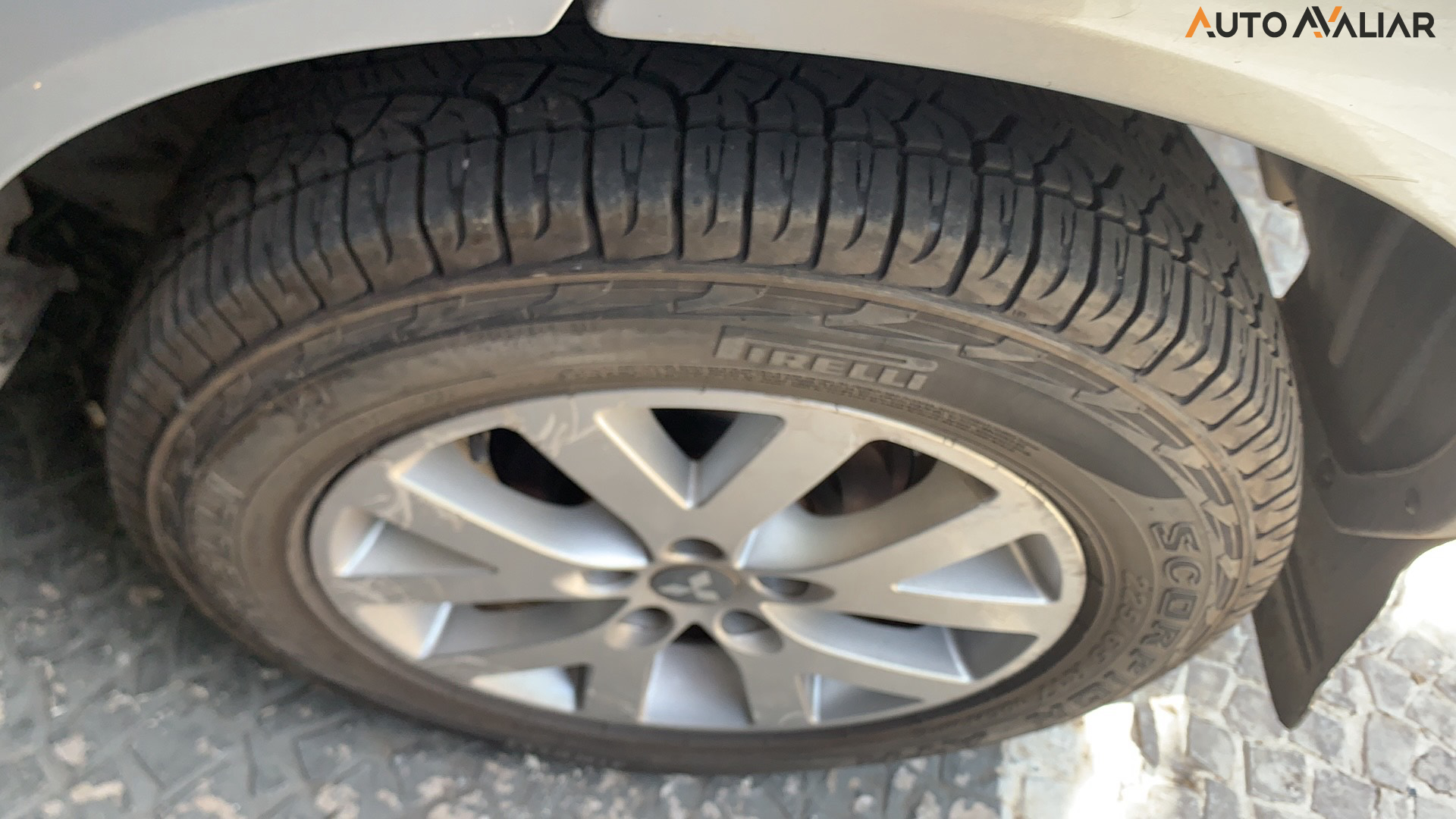 MITSUBISHI PAJERO TR4 2.0 4X2 16V 140CV FLEX 4P AUTOMATICO