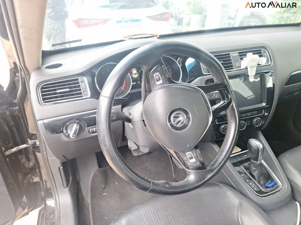 VOLKSWAGEN JETTA 2.0 TSI HIGHLINE 211CV GASOLINA 4P TIPTRONIC