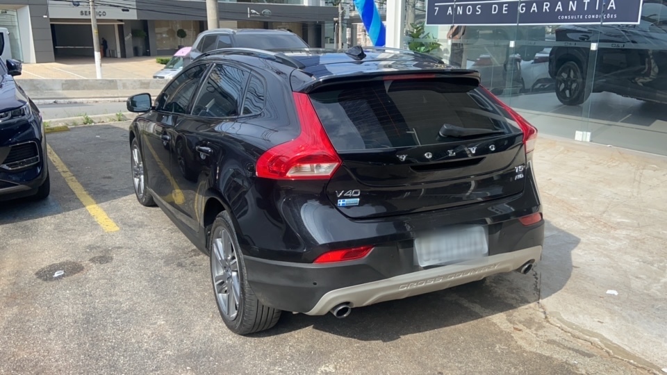 VOLVO V40 2.0 T5 CROSS COUNTRY AWD TURBO GASOLINA 4P AUTOMATICO
