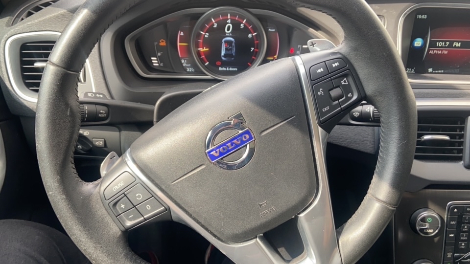 VOLVO V40 2.0 T5 CROSS COUNTRY AWD TURBO GASOLINA 4P AUTOMATICO