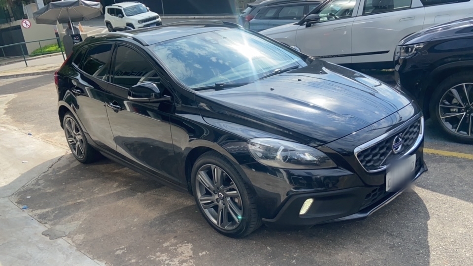 VOLVO V40 2.0 T5 CROSS COUNTRY AWD TURBO GASOLINA 4P AUTOMATICO