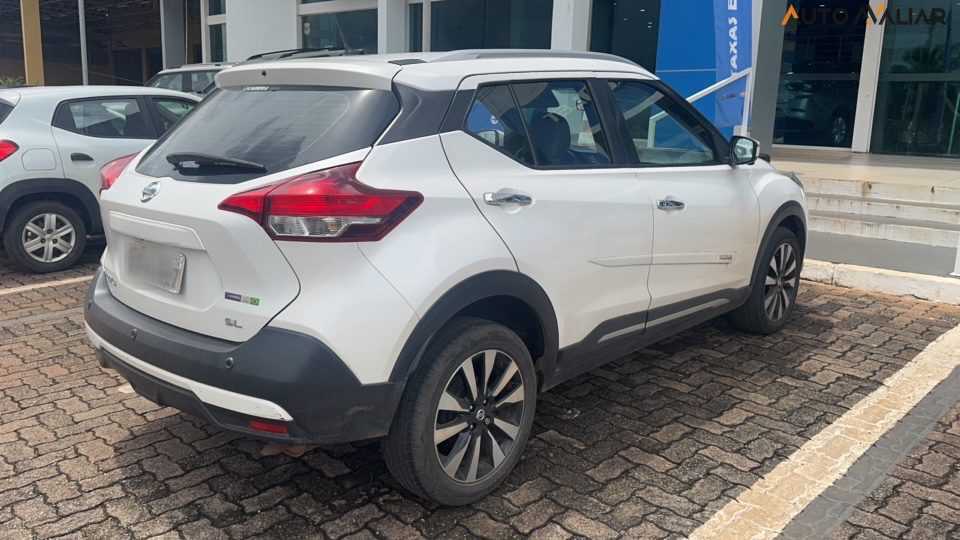 NISSAN KICKS 1.6 16V FLEXSTART SL 4P XTRONIC