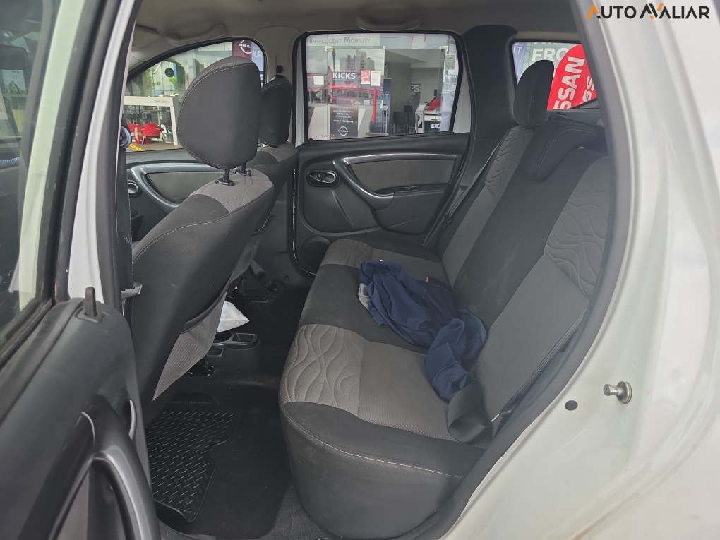 RENAULT DUSTER 2.0 DYNAMIQUE 4X2 16V FLEX 4P AUTOMATICO