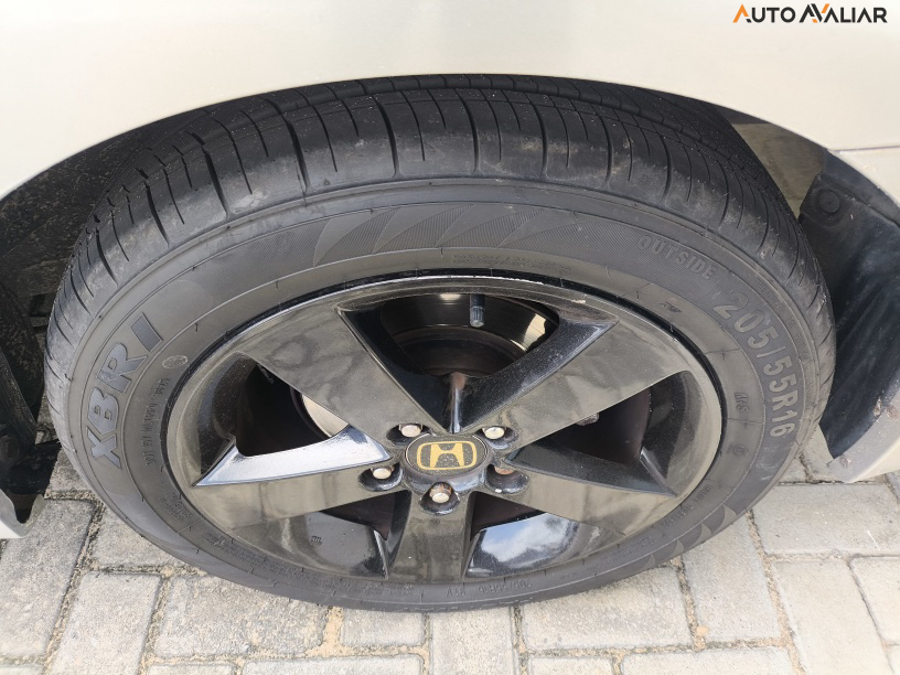 HONDA CIVIC 1.8 LXS 16V FLEX 4P MANUAL