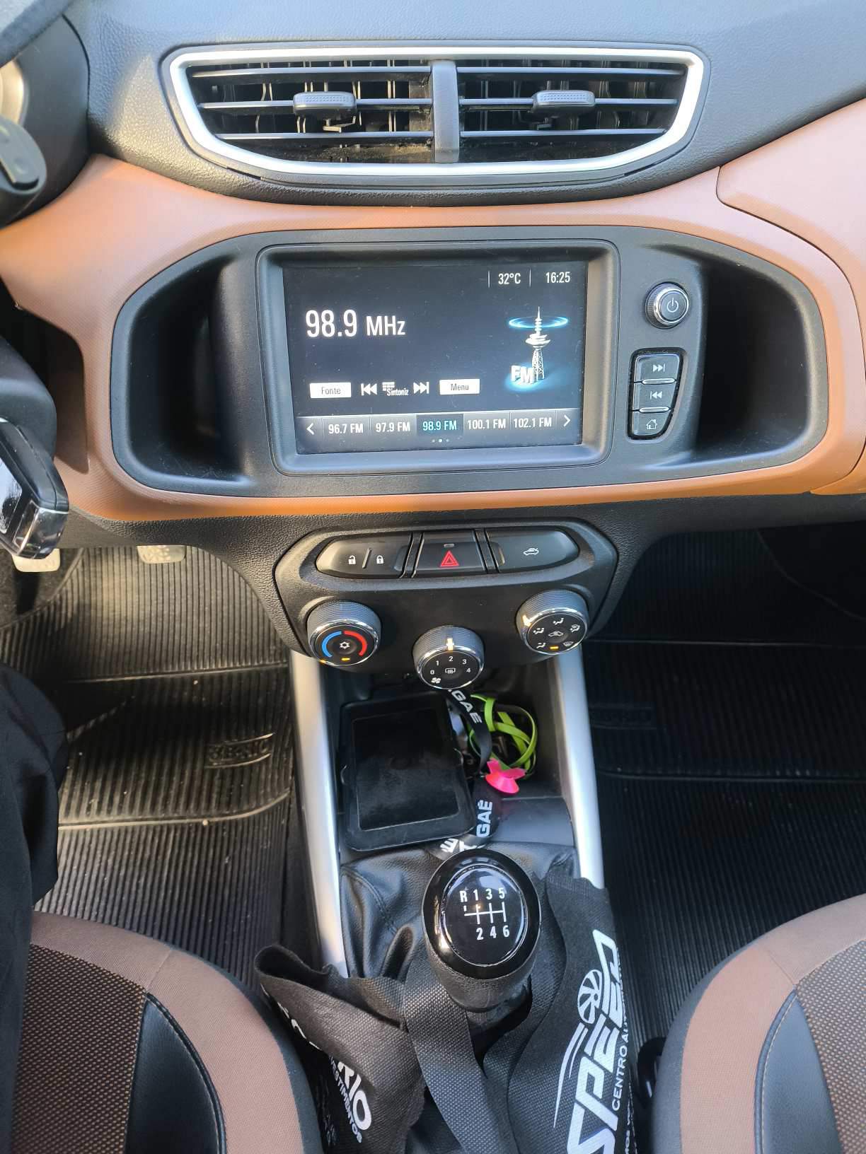 CHEVROLET ONIX 1.4 MPFI ACTIV 8V FLEX 4P MANUAL