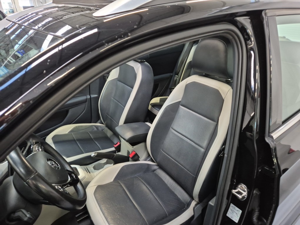 VOLKSWAGEN T-CROSS 1.4 250 TSI TOTAL FLEX HIGHLINE AUTOMATICO