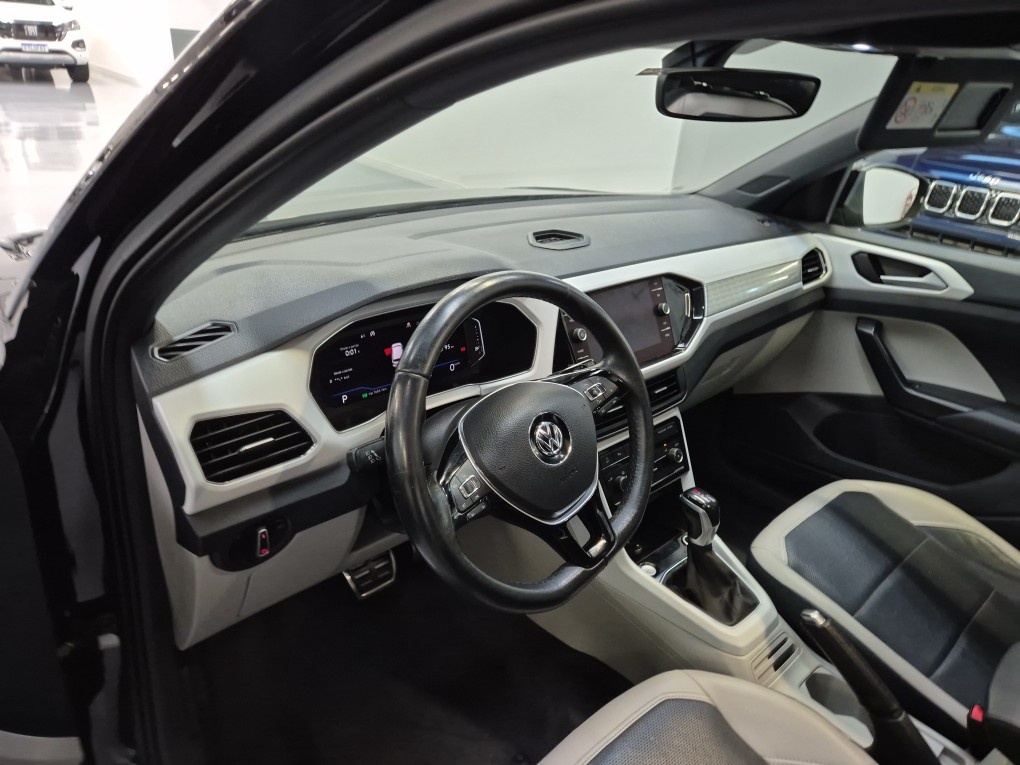 VOLKSWAGEN T-CROSS 1.4 250 TSI TOTAL FLEX HIGHLINE AUTOMATICO