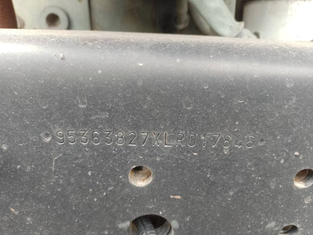 VOLKSWAGEN 25.420 CONSTELLATION TRACTOR V-TRONIC(CAB.EST.) 6X2 3E