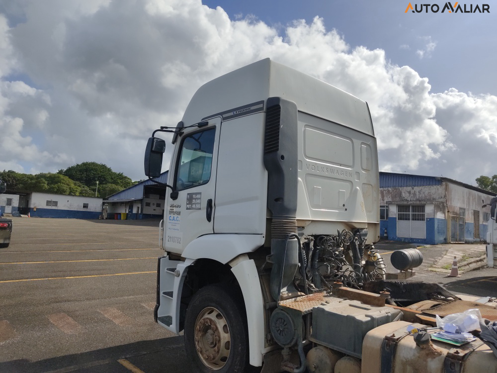 VOLKSWAGEN 26.420 CONSTELLATION TRACTOR V-TRONIC(CAB.EST) 6X4 3E