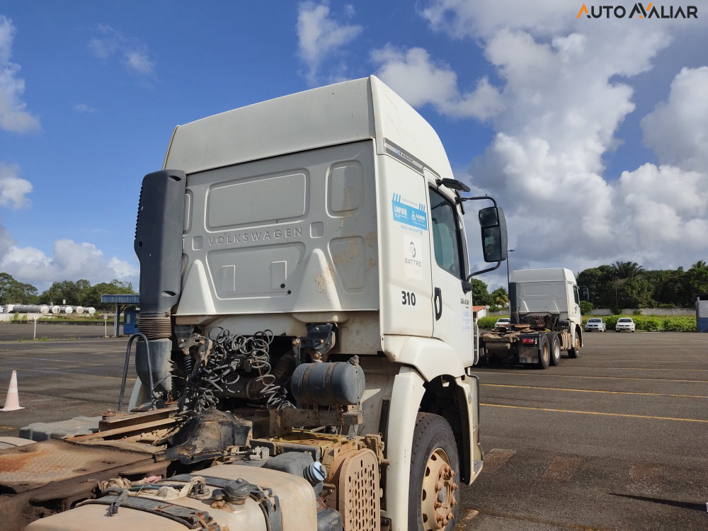 VOLKSWAGEN 26.420 CONSTELLATION TRACTOR V-TRONIC(CAB.EST) 6X4 3E