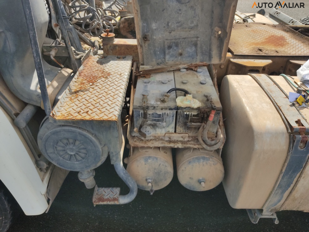 VOLKSWAGEN 26.420 CONSTELLATION TRACTOR V-TRONIC(CAB.EST) 6X4 3E