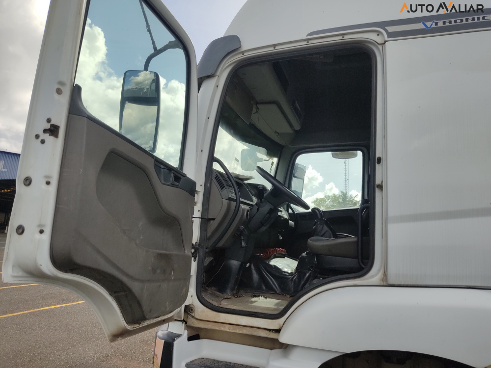 VOLKSWAGEN 26.420 CONSTELLATION TRACTOR V-TRONIC(CAB.EST) 6X4 3E