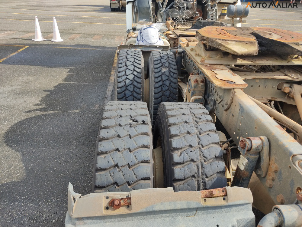 VOLKSWAGEN 26.420 CONSTELLATION TRACTOR V-TRONIC(CAB.EST) 6X4 3E