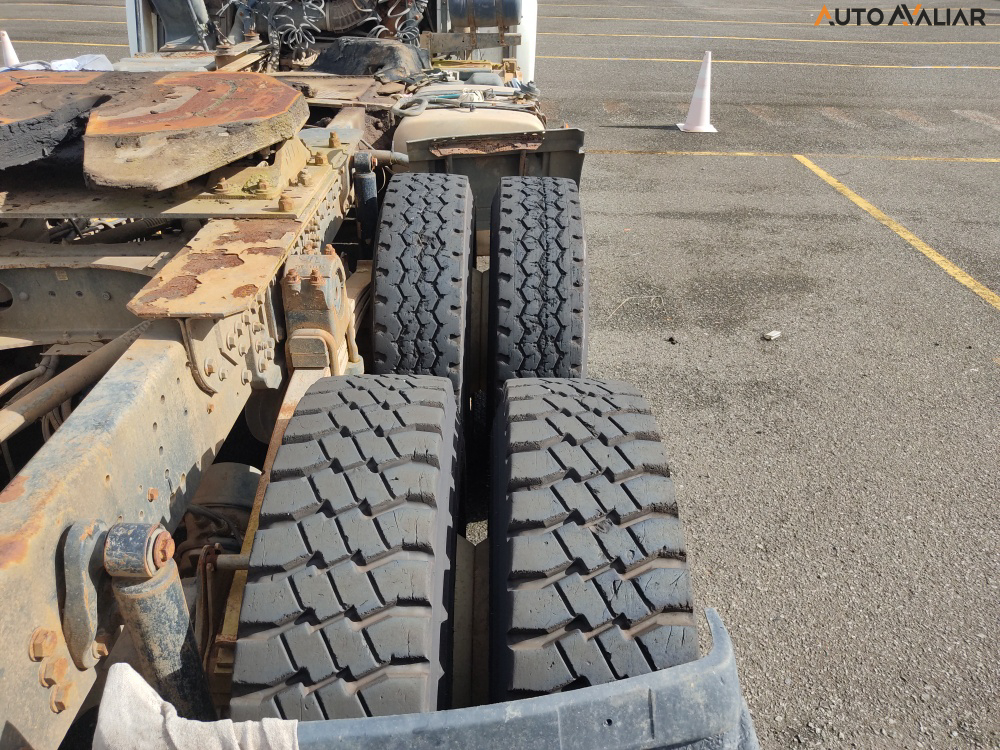 VOLKSWAGEN 26.420 CONSTELLATION TRACTOR V-TRONIC(CAB.EST) 6X4 3E