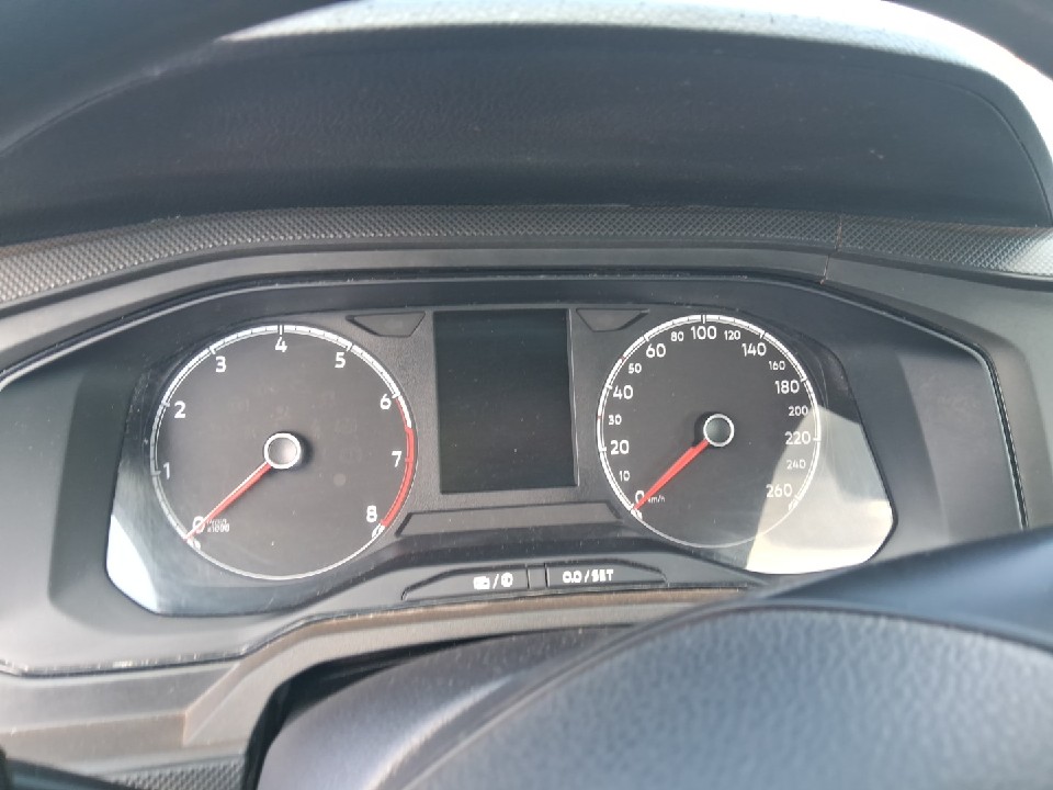 VOLKSWAGEN POLO 1.0 MPI TRACK MANUAL