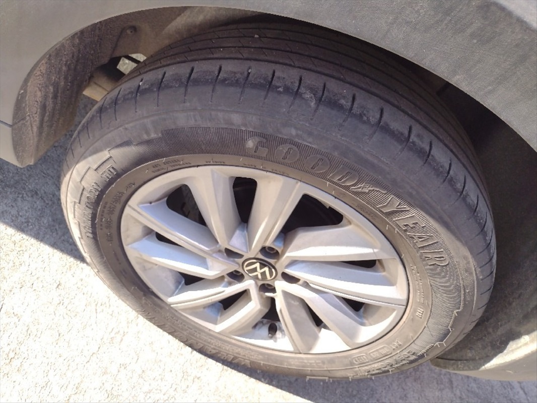 VOLKSWAGEN T-CROSS 1.0 200 TSI TOTAL FLEX AUTOM&Aacute;TICO