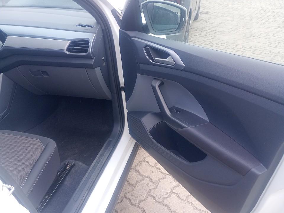 VOLKSWAGEN T-CROSS 1.0 200 TSI TOTAL FLEX AUTOM&Aacute;TICO