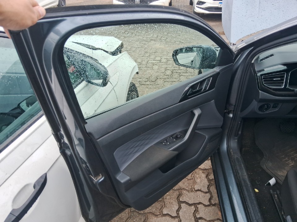 VOLKSWAGEN POLO 1.0 170 TSI COMFORTLINE AUTOM&Aacute;TICO