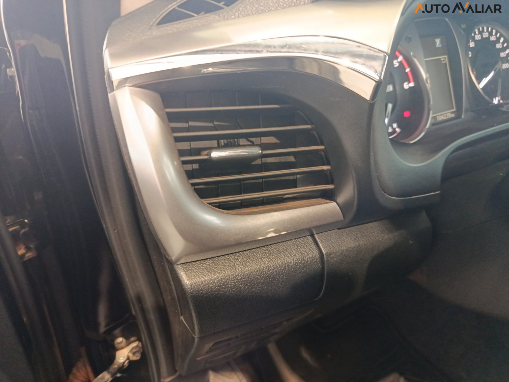 TOYOTA HILUX 2.8 D-4D TURBO DIESEL CD SRX 4X4 AUTOM&Aacute;TICO