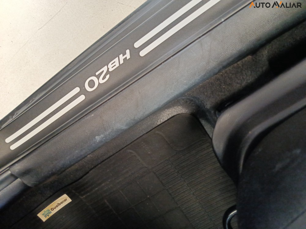 HYUNDAI HB20 1.0 COMFORT PLUS 12V FLEX 4P MANUAL