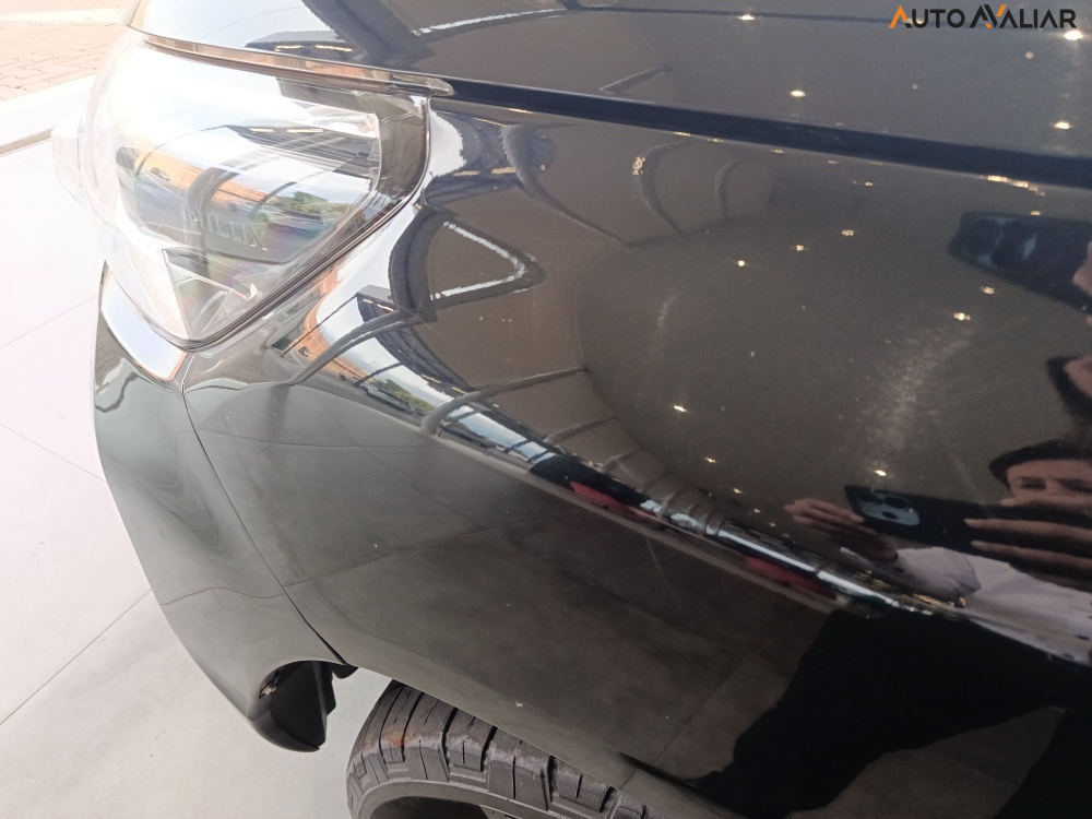 TOYOTA HILUX 2.8 D-4D TURBO DIESEL CD SRX 4X4 AUTOM&Aacute;TICO