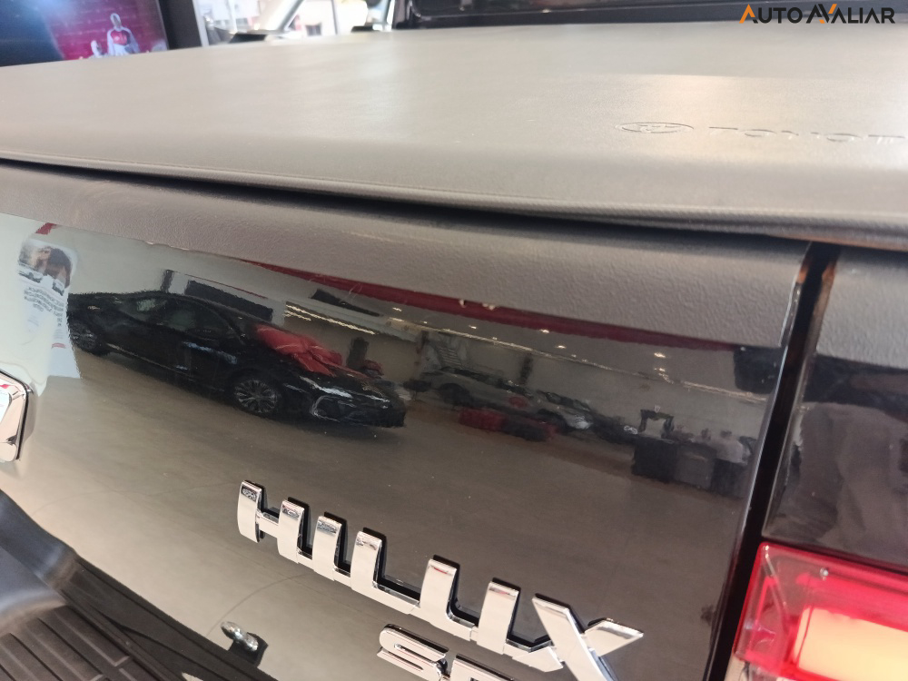 TOYOTA HILUX 2.8 D-4D TURBO DIESEL CD SRX 4X4 AUTOM&Aacute;TICO