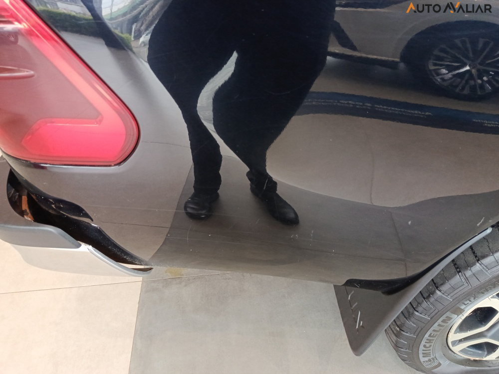 TOYOTA HILUX 2.8 D-4D TURBO DIESEL CD SRX 4X4 AUTOM&Aacute;TICO