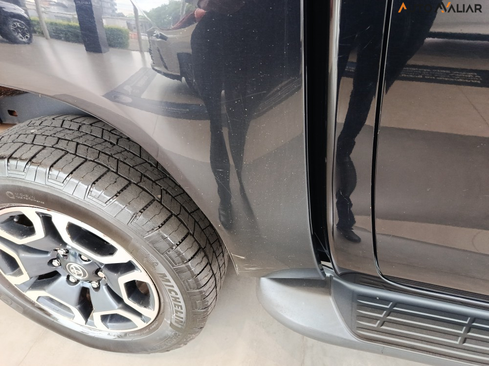 TOYOTA HILUX 2.8 D-4D TURBO DIESEL CD SRX 4X4 AUTOM&Aacute;TICO