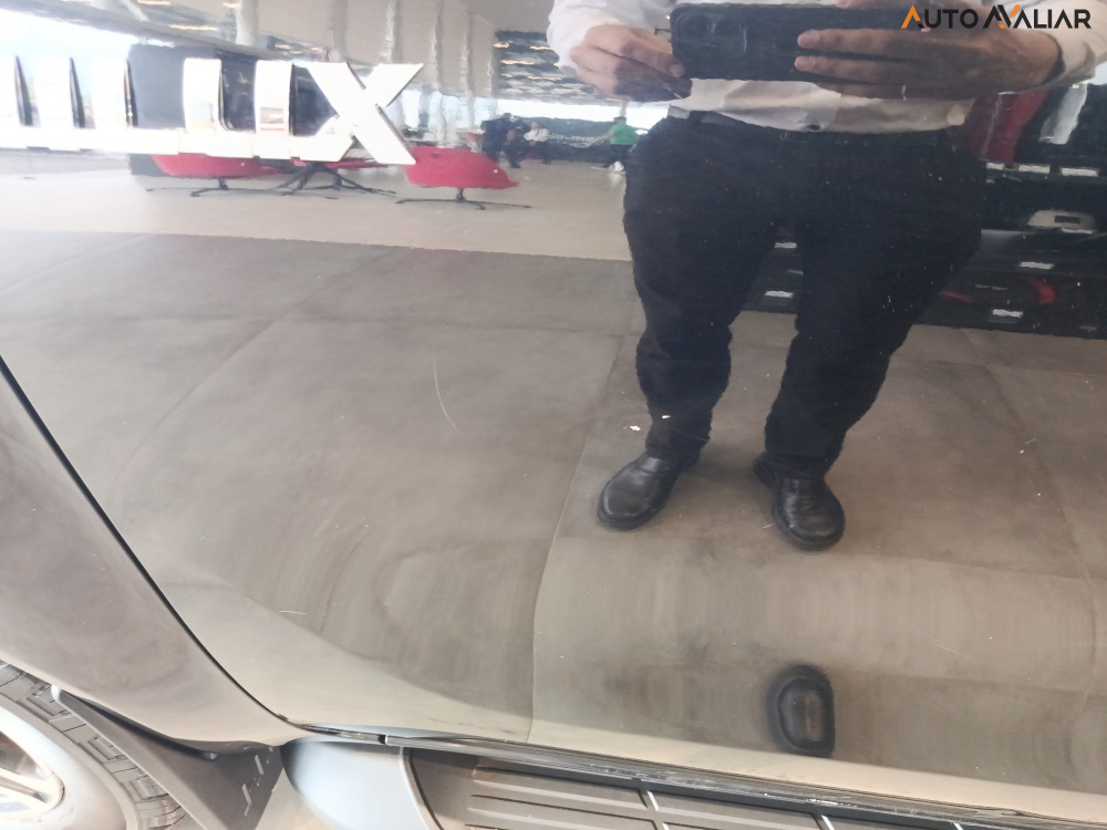 TOYOTA HILUX 2.8 D-4D TURBO DIESEL CD SRX 4X4 AUTOM&Aacute;TICO