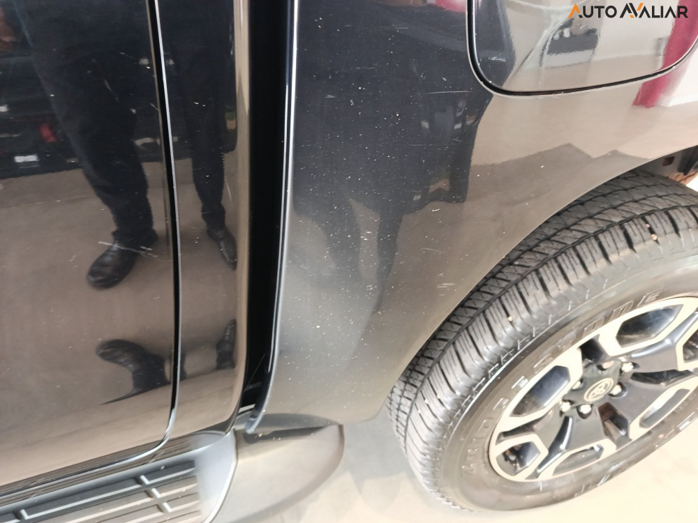 TOYOTA HILUX 2.8 D-4D TURBO DIESEL CD SRX 4X4 AUTOM&Aacute;TICO