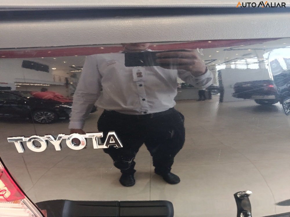 TOYOTA HILUX 2.8 D-4D TURBO DIESEL CD SRX 4X4 AUTOM&Aacute;TICO