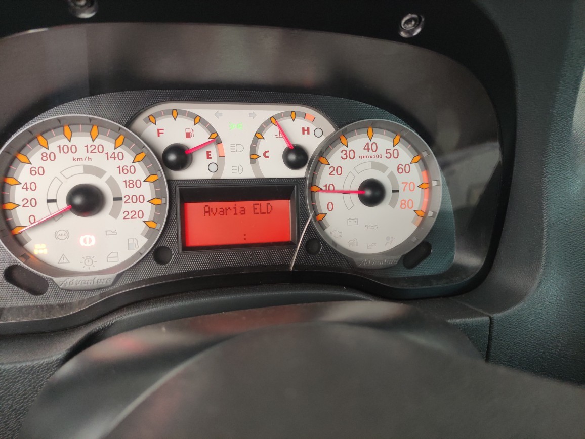 FIAT STRADA 1.8 MPI ADVENTURE CE 8V FLEX 2P MANUAL