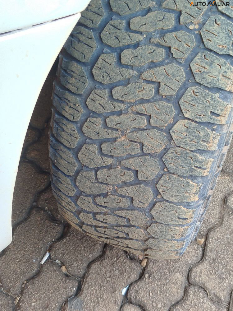 TOYOTA HILUX 2.5 STD 4X4 CD 16V TURBO DIESEL 4P MANUAL