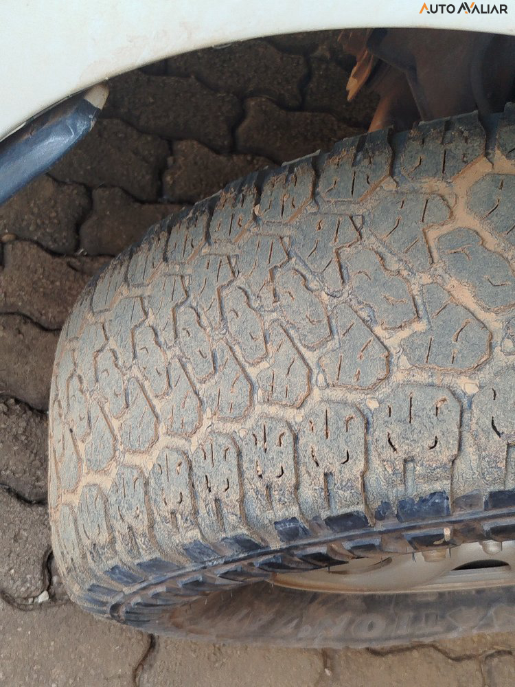 TOYOTA HILUX 2.5 STD 4X4 CD 16V TURBO DIESEL 4P MANUAL