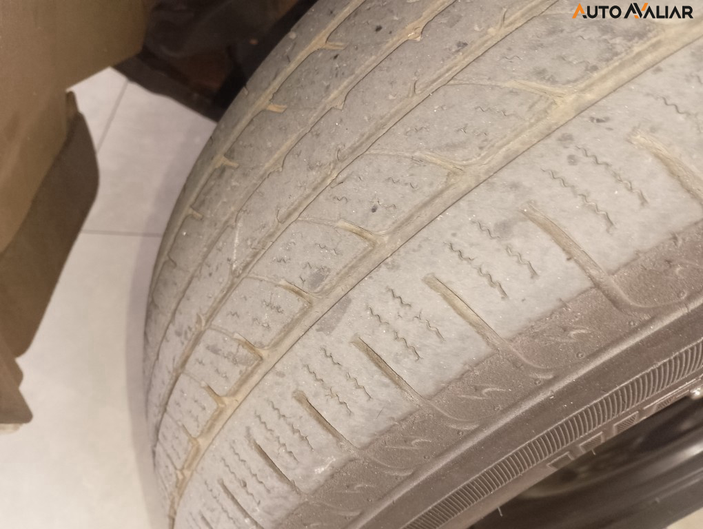 TOYOTA HILUX 2.8 D-4D TURBO DIESEL CD POWER PACK 4X4 MANUAL