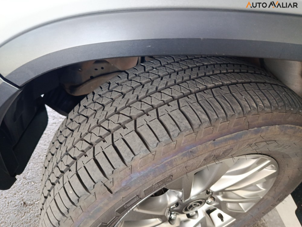 TOYOTA HILUX SW4 2.8 D-4D TURBO DIESEL SRX 7L 4X4 AUTOM&Aacute;TICO