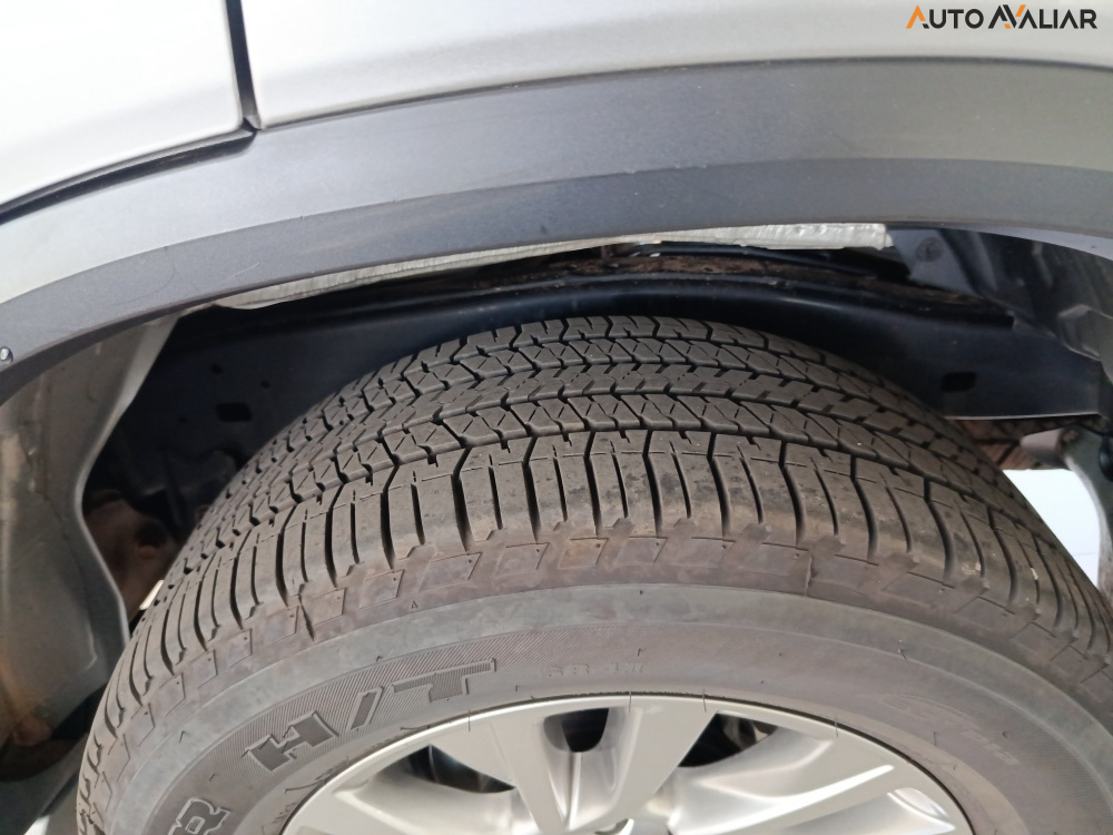 TOYOTA HILUX SW4 2.8 D-4D TURBO DIESEL SRX 7L 4X4 AUTOM&Aacute;TICO