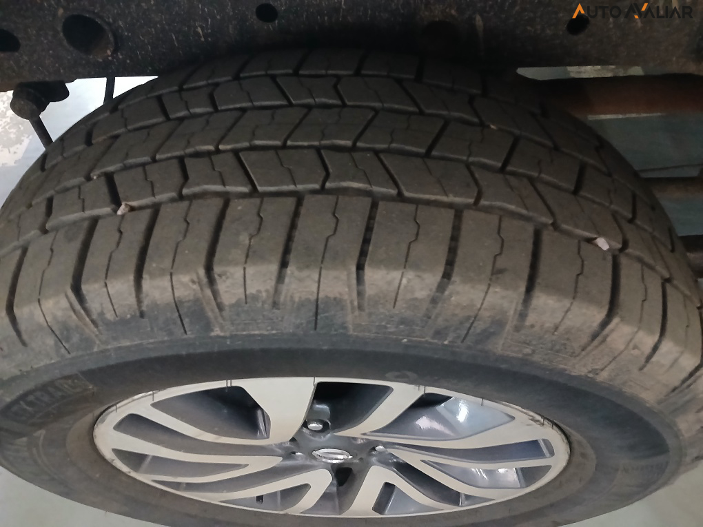 NISSAN FRONTIER 2.3 16V TURBO DIESEL LE CD 4X4 AUTOMATICO