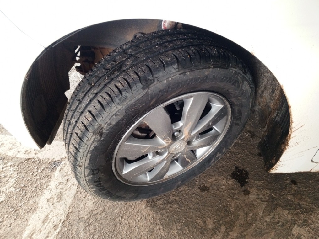 HYUNDAI HB20S 1.6 COMFORT PLUS 16V FLEX 4P AUTOMATICO