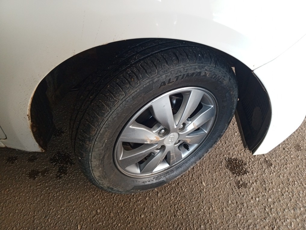 HYUNDAI HB20S 1.6 COMFORT PLUS 16V FLEX 4P AUTOMATICO