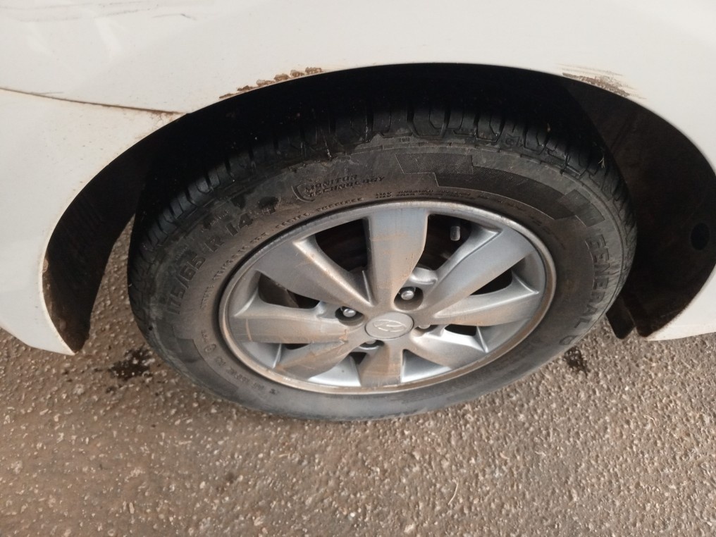 HYUNDAI HB20S 1.6 COMFORT PLUS 16V FLEX 4P AUTOMATICO