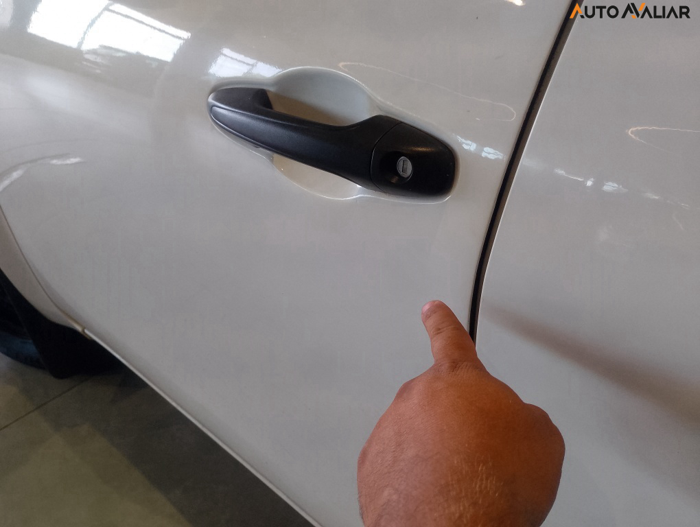 TOYOTA HILUX 2.8 D-4D TURBO DIESEL CD POWER PACK 4X4 MANUAL