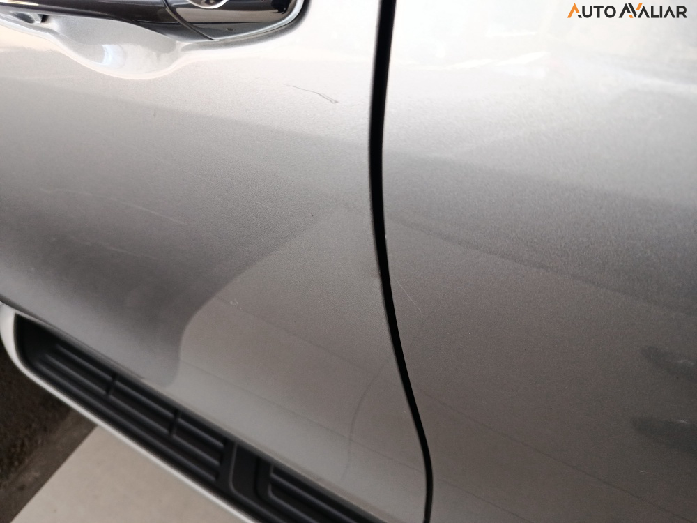 TOYOTA HILUX SW4 2.8 D-4D TURBO DIESEL SRX 7L 4X4 AUTOM&Aacute;TICO