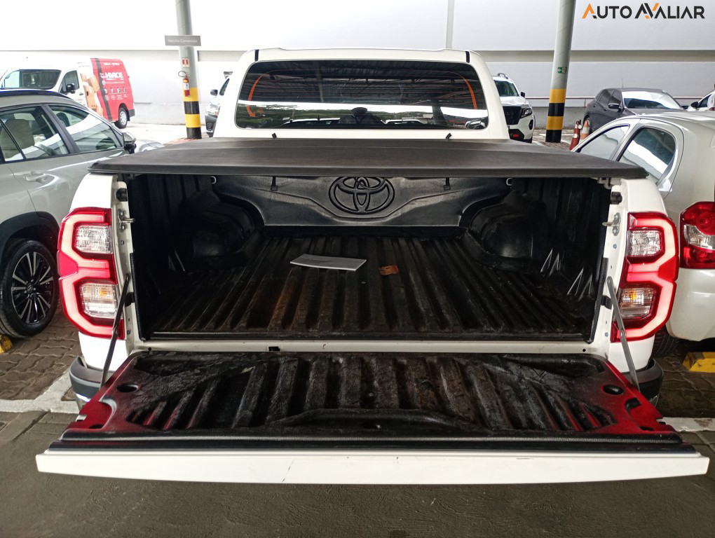 TOYOTA HILUX 2.8 D-4D TURBO DIESEL CD SRV 4X4 AUTOM&Aacute;TICO