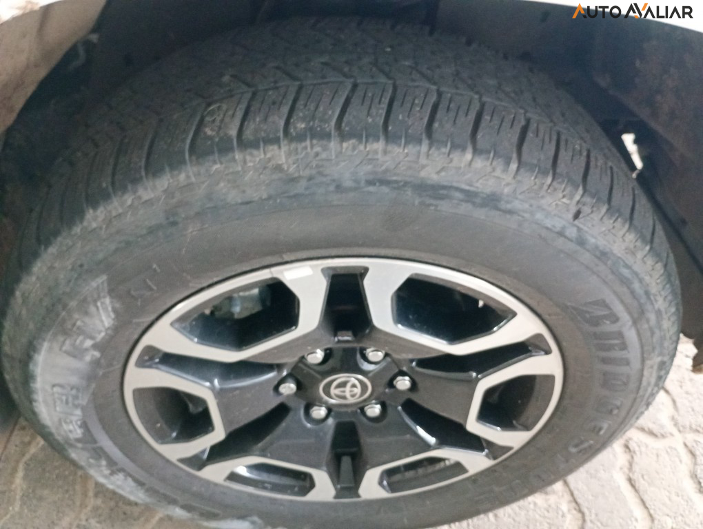 TOYOTA HILUX 2.8 D-4D TURBO DIESEL CD SRV 4X4 AUTOM&Aacute;TICO