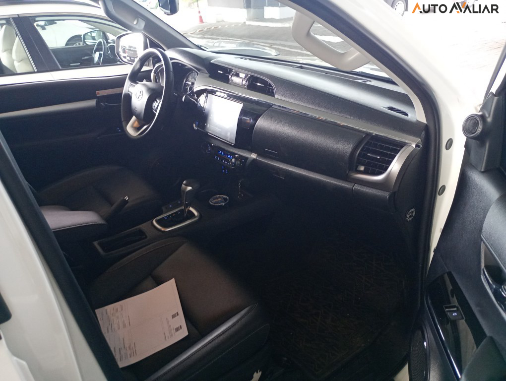 TOYOTA HILUX 2.8 D-4D TURBO DIESEL CD SRV 4X4 AUTOM&Aacute;TICO
